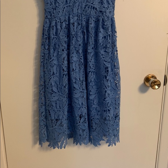 Blue lace dress - Picture 6 of 7